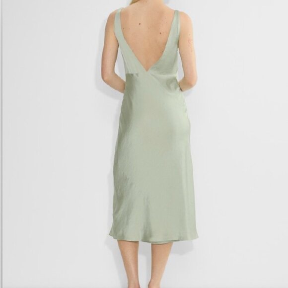 NWT ❤️ Aritzia Goddess Satin maxi dress - Picture 4 of 12